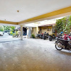 Отель OYO 91390 Kost Grand Royal Elite, фото 13