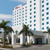 Отель Hilton Garden Inn Miami Dolphin Mall, фото 1