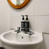Отель Lovely 2-bed Apartment in West Bromwich, фото 9
