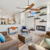 Отель A Royal Desert Oasis with Epic Game Room, фото 2