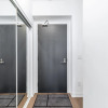 Отель Stylish 1BR Condo Trendy King East, фото 2