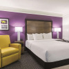 Отель La Quinta Inn & Suites by Wyndham Alexandria Airport, фото 5