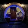 Отель Winter Escape Luxury Hobbit House With hot tub, фото 3