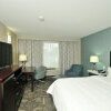 Отель Hampton Inn & Suites by Hilton Calgary-Airport, фото 4