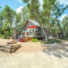 Отель Snuggle Inn Wimberley Cabin w/ Fire Pit + Deck, фото 12