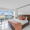 Отель Chic Bayfront Condo With Stunning View, фото 3