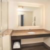 Отель La Quinta Inn & Suites by Wyndham Chicago Downtown, фото 9