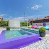 Отель Modern Holiday Home With Pool and Bubble Bath, фото 11