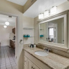 Отель Deluxe Ocean View Condo 2 Queen Beds in Waikiki, FREE Parking & Wi-Fi by Koko Resort Vacation Rental, фото 3