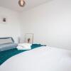 Отель 2-bed Apartment Near Basildon Train Station, фото 4