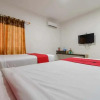 Отель RedDoorz Plus @ Cemara Asri Medan, фото 1