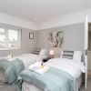 Отель 3 Bedroom House with Parking Bournemouth, фото 3