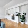 Отель Sanders Leaves - Precious 2-bdr Apt With City View, фото 3