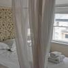 Отель Flat 12 Sebastian Court - 2 beds with a four poster, фото 14