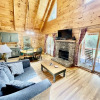 Отель Willow Creek 2 Bedroom Cabin by Redawning, фото 18