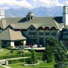 Отель Radisson Hotel Salt Lake City Airport в Норт-Солт-Лейке