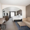 Отель Holiday Inn Express & Suites Manhattan, an IHG Hotel, фото 29