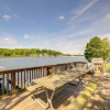 Отель Big Pine Island Lake Cottage w/ Boat Dock & Kayaks, фото 12