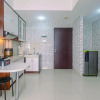 Отель Comfy and Minimalist 1BR Apartment at Atria Residence, фото 11