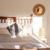 Отель Modern 2BD with Garden in Main Tetbury, фото 10
