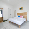 Отель RedDoorz @ Batutulis Bogor Villa Papatong by M, фото 3