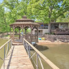 Отель Waterfront Lake Ozark Pad: Fishing/boat Dock!, фото 21