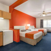 Отель Howard Johnson Suites Central, фото 13