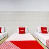 Отель OYO 93011 Hotel Griya Lestari Pati 2, фото 13