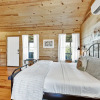 Отель Rocky Ridge Cedar Cabin With Hot Tub & Amazing Views, фото 6