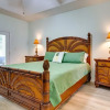 Отель Navarre Retreat w/ Screened-in Porch!, фото 5