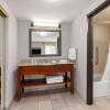 Отель Hampton Inn & Suites Burlington, фото 3