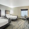 Отель La Quinta Inn & Suites by Wyndham Ponca City, фото 8