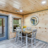 Отель The Orange Cottage 2 Bedroom Cabin by Redawning, фото 10