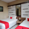 Отель RedDoorz Plus Syariah near Laweyan Solo, фото 3