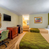 Отель Rodeway Inn & Suites Fort Jackson, фото 23