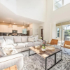 Отель Luxury Brand New 5 Bedroom Suites, Prime Location, фото 1