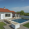 Отель Spacious Holiday Home in Valbandon, фото 11