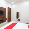 Отель OYO 38799 Savoy Guest House, фото 4