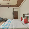 Отель OYO 77799 Ajeet Star Guest House Homes Stays, фото 1