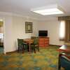 Отель La Quinta Inn & Suites by Wyndham St. Pete-Clearwater Airpt, фото 3