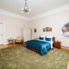 Отель Spacious 3Bdr Apt With A Balcony In The Center, фото 2