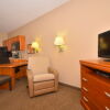 Отель Candlewood Suites Clarksville, an IHG Hotel, фото 3