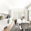 Отель Sanders Leaves - Charming 3-bdr Apt With City View, фото 19