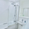 Отель SKL Lux Two Bed With Free Parking/wifi, фото 10