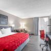 Отель Ramada by Wyndham Windsor Locks, фото 38