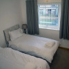 Отель Ramsey Lodge 2-Bedroom Flat, фото 4