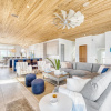 Отель Monarch by Avantstay Stunning Estate 1 Block to Beach, Swim Up Bar, Hot Tub, & Rooftop Views, фото 14