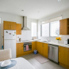 Отель Epsom Central Modern 3Brd Apt, фото 3