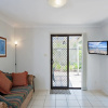 Отель Beach House, 5 Gretel Close, фото 6