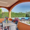 Отель Detached 6 Bedroom House with Private Pool near Ližnjan, фото 13